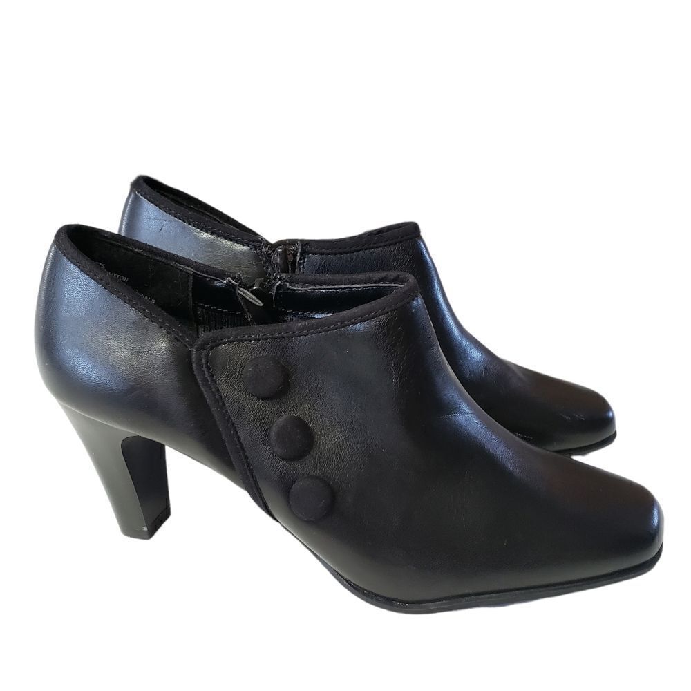 Rialto 3-Button Design Heeled Closed Shoes Sz 8M